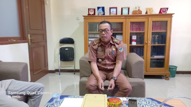 ;Kabag Hukum Pemkot Pagar Alam  Nirwan SH saat di wawancarai/Foto: Taufik