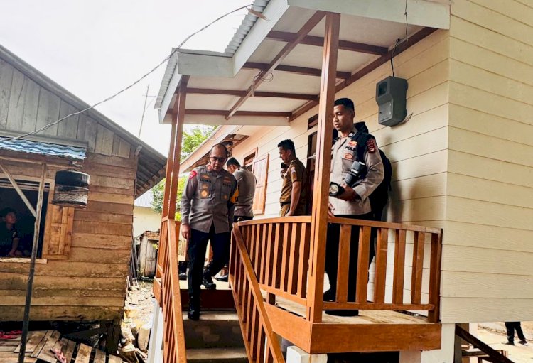 Polda Sumsel melakukan program bedah rumah dalam momen rangkaian hari Bhayangkara ke-78/Foto:Humas Polda