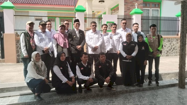  Ketua dan Anggota Komisi Pemilihan Umum (KPU) Kabupaten Penukal Abab Lematang Ilir (PALI) saat Coklit di kediaman Bupati PALI, Heri Amalindo. (ist/rmolsumsel.id) 