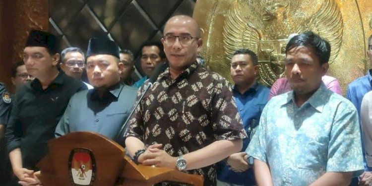 Ketua KPU Hasyim Asyari, dalam jumpa pers usai putsuan DKPP soal tindakan asusila ke PPLN Den Haag, di Kantor KPU, Jalan Imam Bonjol, Menteng, Jakarta Pusat, Rabu (3/7)/RMOL
