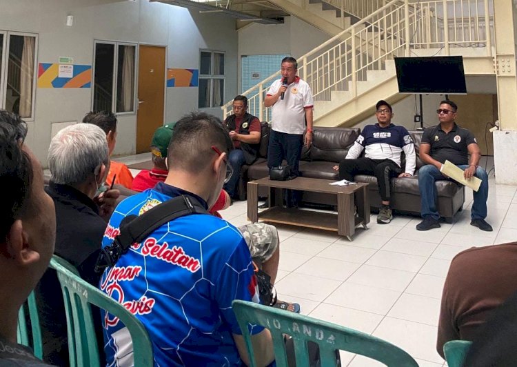 Ketua Harian KONI Sumsel AP Gantada saat memberikan arahan kepada pelatih dan atlet Pelatda di Jakabaring Sport City, Sabtu (6/7)/Foto:Humas KONI Sumsel