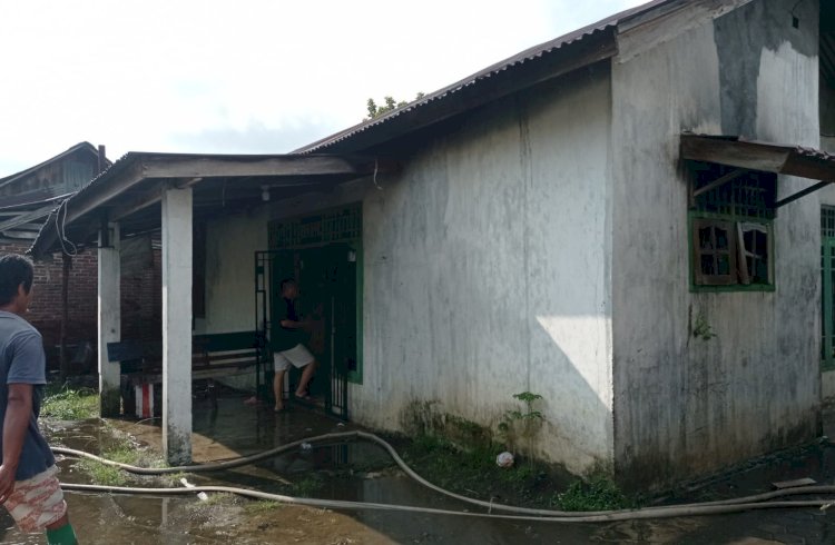 Rumah di Jalan Bengawan Solo Kota Lubuklinggau nayris ludes terbakar. (Handout)