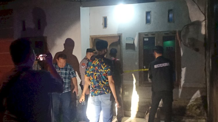 Jenazah korban Yandi Efran saat dievakuasi ke kamar jenazah RS Bhayangkara Palembang. (Denny Pratama/RMOLSumsel.id)
