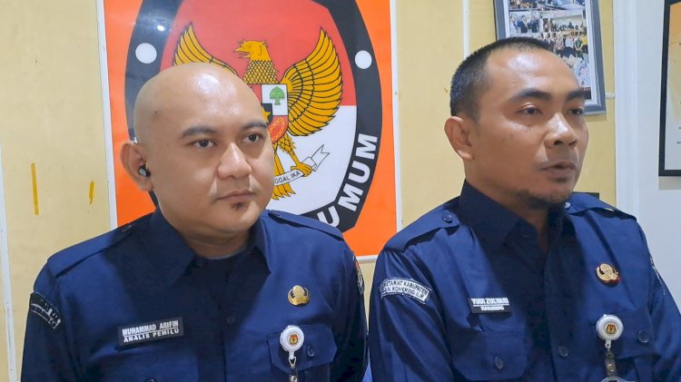 Kasubag Teknis Penyelenggara Pemilu Partisipasi dan Humas KPU OKI, Yudi Zulfani (kanan).(hari wijaya/rmolsumsel.id)