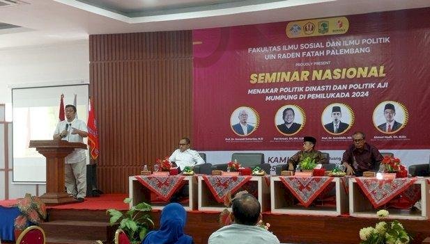 Feri saat menjadi narasumber di seminar nasional bertema 'Menakar Politik Dinasti dan Politik Aji Mumpung' yang digelar di FISIP Universitas Negeri Islam (UIN) Raden Fatah Palembang, Kamis (25/7).(Handout)