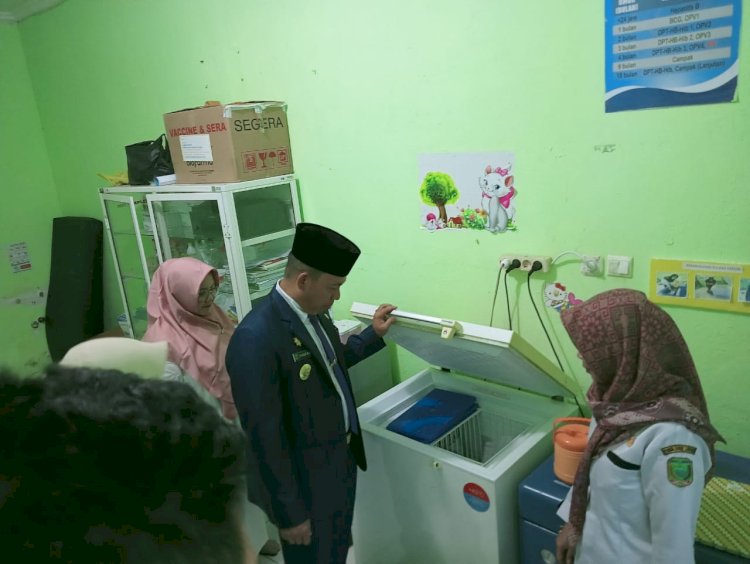 Pj Bupati saat meninjau kegiatan PIN Polio di Puskesmas Tebing Tinggi/ist
