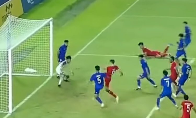 Proses gol Timnas Indonesia yang dicetak oleh Jens Raven/repro