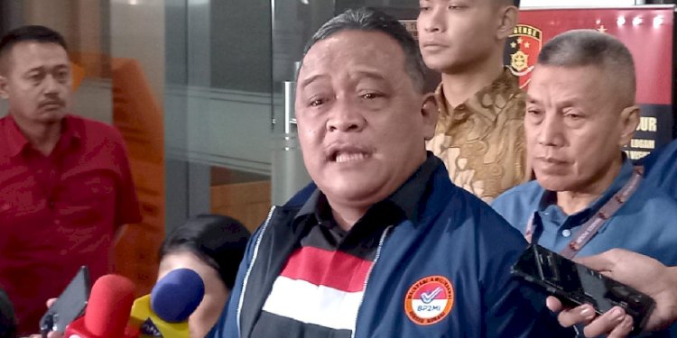 Kepala Badan Pelindungan Pekerja Migran Indonesia (BP2MI) Benny Rhamdani usai memenuhi panggilan klarifikasi di Bareskrim Polri, Jakarta Selatan pada Senin malam (29/7)./RMOL