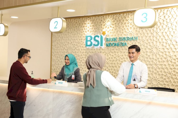 Suasana layanan nasabah di bank Syariah (Maya Hasan/ RMOLSumsel.id)