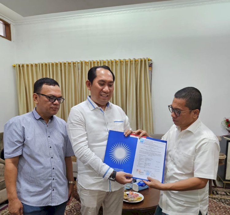 PAN memberikan surat rekomendasi dukungan kepada pasancan Calon Gubernur dan Wakil Gubernur Sumsel Heri Amalindo-Popo Ali. (Handout)