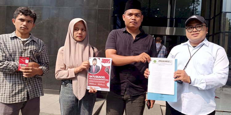 Amalan Rakyat membawa 1 Bundel Bukti dugaan Korupsi kuota Haji/RMOL
