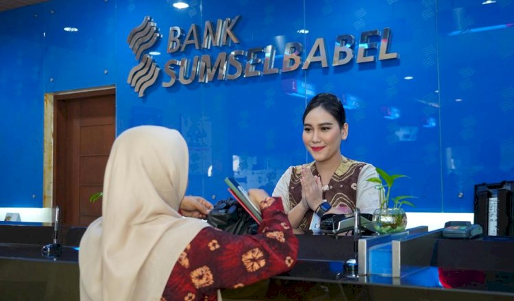 Sebagai bentuk komitmen dalam melestarikan kearifan lokal, Bank Sumsel Babel mendukung budaya lokal melalui pemakaian baju dengan motif khas daerah/ist