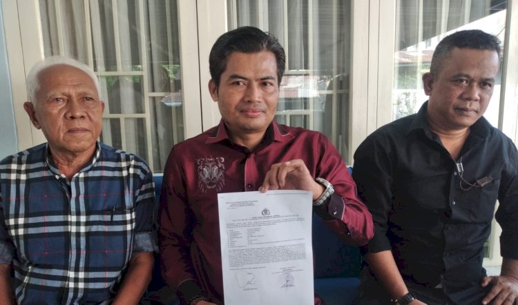 im kuasa hukum ahli waris Raden Helmi Fansyuri/Foto: Dudi Oskandar