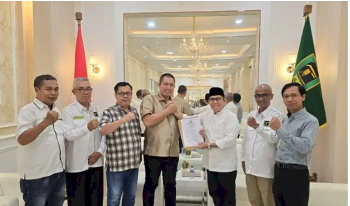 Penyerahan rekomendasi dukungan model B1 KWK di Kantor Pusat PPP. (ist/rmolsumsel.id) 