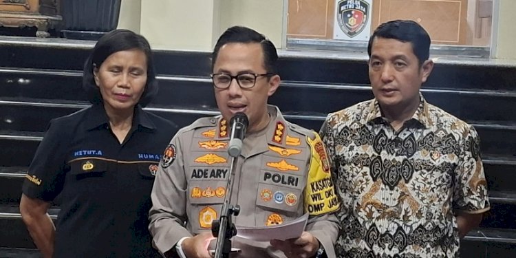 Kabid Humas Polda Metro Jaya Kombes Ade Ary Syam Indradi di Mapolda Metro Jaya, Jakarta Selatan, Jumat malam (24/8)./Ist