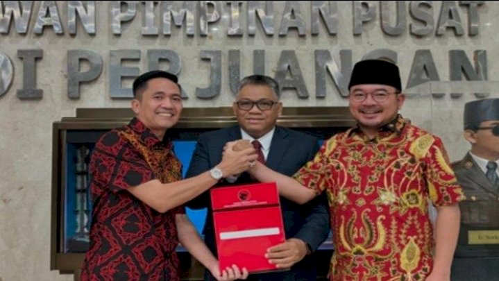   Mantan Pj Walikota Palembang Ratu Dewa dan pasangannya Prima Salam dipastikan bisa maju di Pilkada Palembang 2024 setelah mendapatkan dukungan dari PDIP (Dudy Oskandar/rmolsumsel.id)