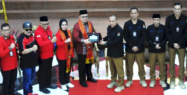 Mantan Wali Kota Palembang, Eddy Santana Putra ikut mendaftarkan diri sebagai bakal calon Gubernur Sumatera Selatan berpasangan dengan Rizky Aprilia/ist