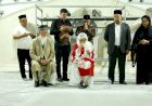 Megawati Kenakan Kerudung Fatmawati saat Ziarah Makam Imam Bukhari