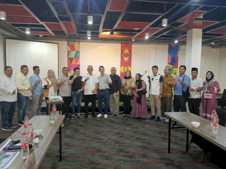 pertemuan antara perwakilan peserta aksi, GM PT Wilmar, Simon dan Anggota Komisi III DPRD Banyuasin/ist