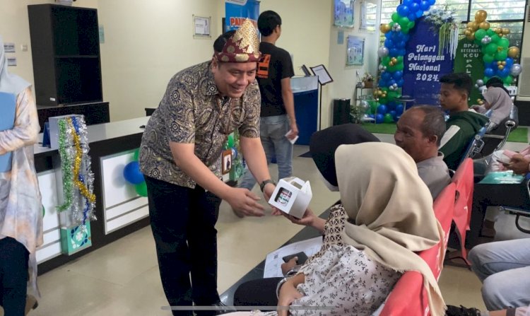 Kepala Cabang BPJS Kesehatan Palembang, Angga Firdauzie kunjungi peserta BPJS/Humas