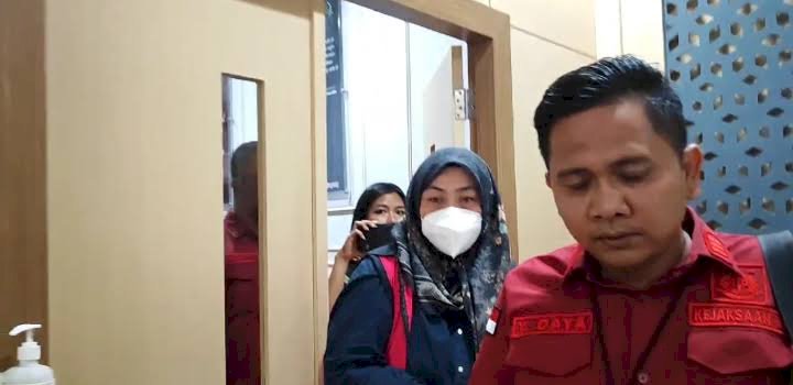 Tersangka kasus korupsi Kas BNI Cabang Palembang digiring penyidik Kejari Palembang/ist