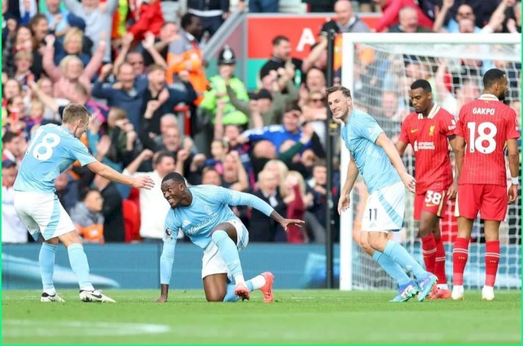 Calum Hudson-Odoi mencetak gol ke gawang Liverpool