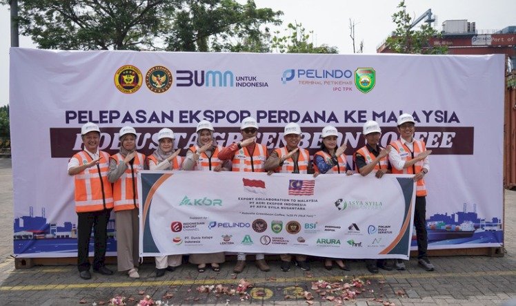 Badan Karantina Indonesia (Barantin) melalui Balai Karantina Hewan, Ikan dan Tumbuhan Sumatera Selatan (Karantina Sumsel) lepas ekspor biji kopi Pagaralam sebanyak 19,8 ton dengan nilai Rp. 1,54 miliar usai melakukan pemeriksaan dan penerbitan sertifikat di Pelabuhan Boom Baru Palembang, Selasa (17/9). (Handout)