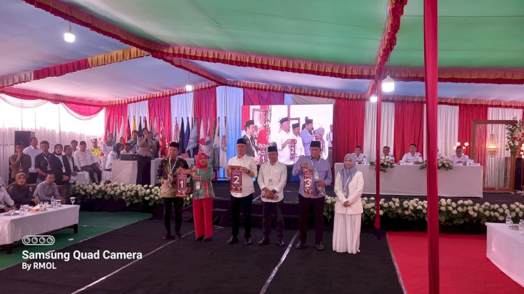Pengundian nomor urut tiga pasangan calon Wali Kota dan Wakil Wali Kota Pagar Alam. (Taufik/RMOLSumsel.id)