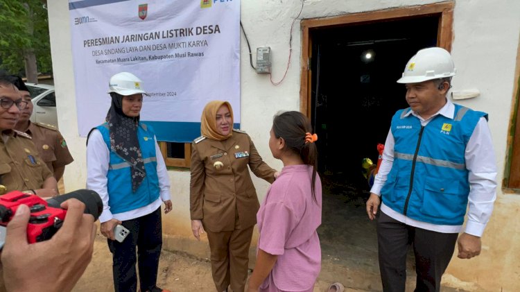 Suasana pada saat peresmian Jaringan Listrik di Desa Sindang Laya dan Desa Mukti Karya/ist