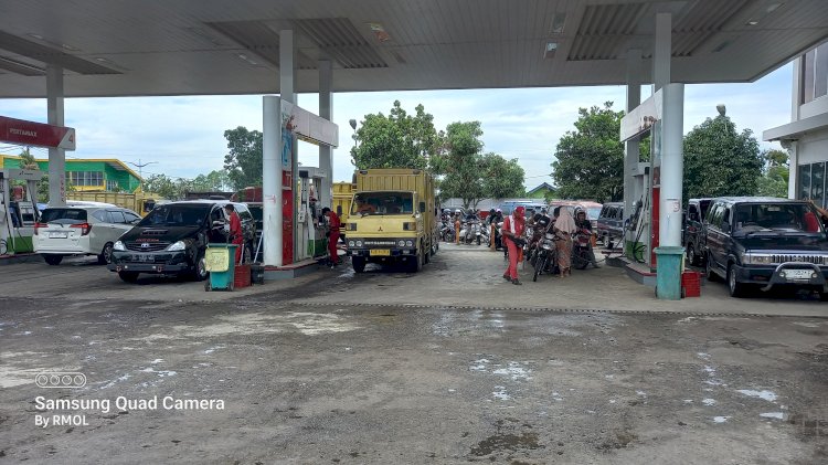 Antrean Kendaraan Warga di Salah Satu SPBU kota Pagar Alam (Taufik/RMOLSumsel.id)