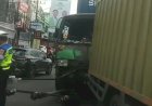 Truk Kontainer Tabrak Tiang Listrik, Lalin Kalidoni Palembang Macet Parah