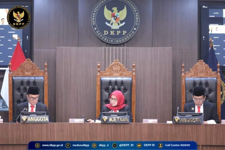 Suasana sidang DKPP atas dugaan pelanggaran kode etik Ketua dan Anggota Bawaslu Muba. (DKPP/rmolsumsel.id)