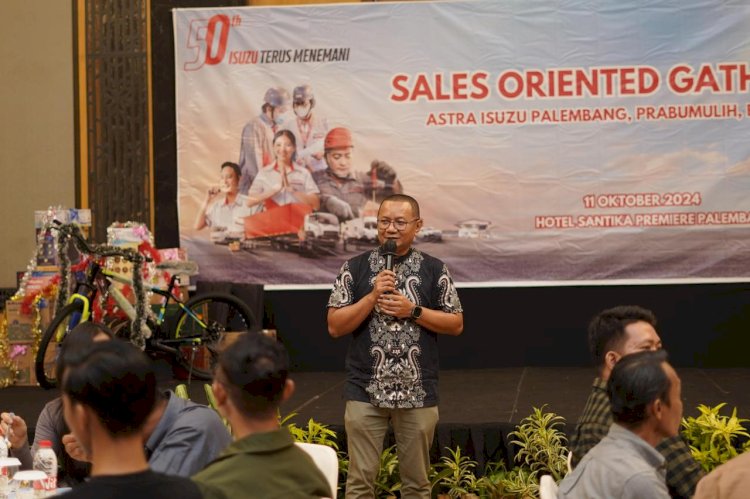 Kepala Cabang Astra Isuzu Prabumulih, Dwi Arief Ridho saat menyampai sambutan (mayahasan/rmolsumsel,id)