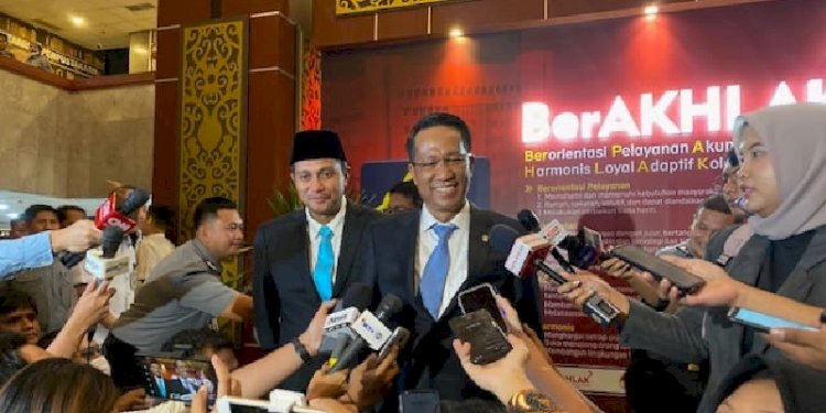 Menteri Hukum Supratman Andi Agtas dan Wamen Hukum Edward Hiarej usai acara pisah sambut Kementerian Hukum dan HAM, Gedung Kemenkumham, Jalan H.R Rasuna Said, Jakarta Selatan, Senin malam 21 Oktober 2024/RMOL