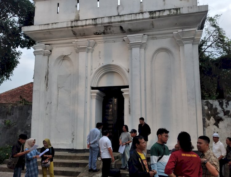 Anggota Kobar 9 saat melakukan latihan untuk launching Lawang Borotan, Gedung Kesenian, dan kantor Ledeng (Kantor Walikota Palembang) yang akan di sebut  office Museum/Foto: Dudi Oskandar