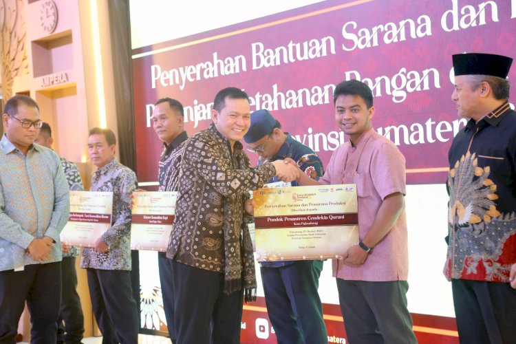 Penjabat (Pj) Gubernur Sumatera Selatan Elen Setiadi resmi membuka Semarak UMKM Sriwijaya 2024 yang diselenggarakan oleh Bank Indonesia Perwakilan Provinsi Sumsel, di Atrium Palembang Indah Mal (PIM), Jumat (25/10/2024) sore. (Handout)