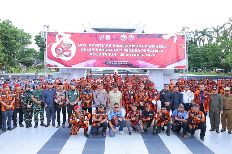 Apel Kesetiaan Pancasila dan Deklarasi Pilkada Damai Tahun 2024 dalam rangka memperingati Hari Sumpah Pemuda dan HUT Pemuda Pancasila di Halaman Monpera, Senin (28/10).(ist/rmolsumsel.id)
