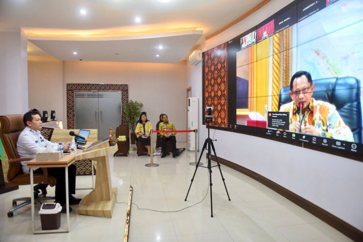 Rapat Koordinasi (Rakor) Pembahasan Maraknya Isu Pemutusan Hubungan Kerja (PHK) dan Persiapan dalam Penetapan Upah Minimum 2025 diselenggarakan oleh Kementerian Dalam Negeri (Mendagri) Republik Indonesoa (RI) dan Menteri Tenaga Kerja secara virtual bertempat di Command Center Kantor Gubernur, Kamis (31/10). (Humas Pemprov Sumsel)