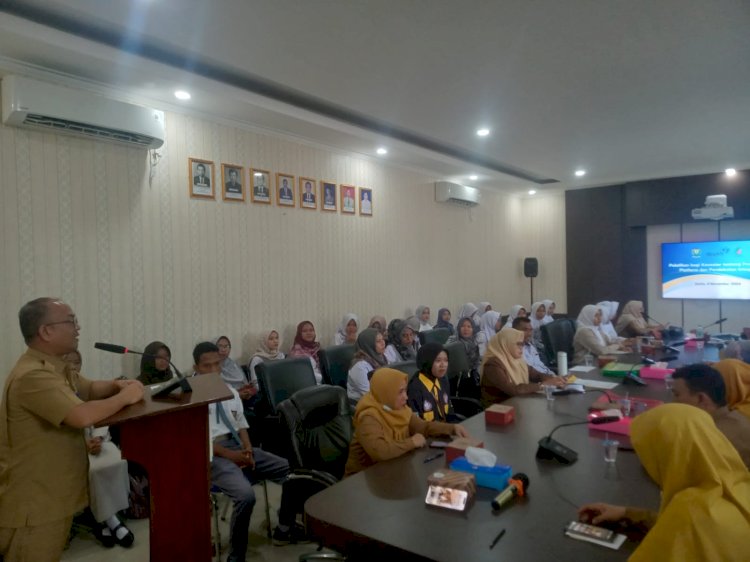 Sebanyak 50 peserta Remaja dan Dewasa mengikuti pelatihan konselor Tentang Penggunaan Platform dan Pendekatan Integratif untuk menekan kasus bullying, kekerasan anak dan perempuan baik verbal maupun non verbal. (Noviansyah/RMOLSumsel.id)