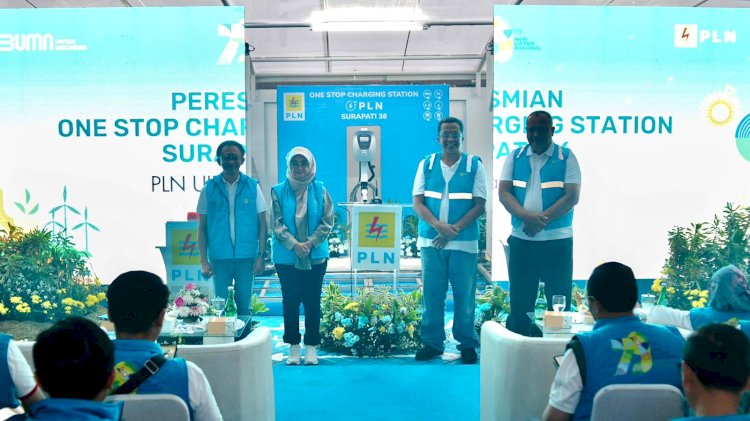 PT PLN (Persero) resmi meluncurkan "One Stop EV Charging Station" di Jalan Surapati nomor 36, Kota Bandung, Sabtu (2/11). (Humas PLN)