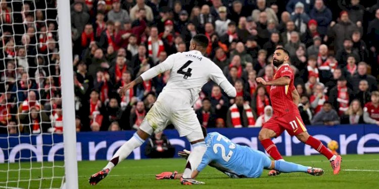 Momen saat Mo Salah mencetak gol kedua Liverpool ke gawang Aston Villa di Anfield Stadium, Minggu dinihari WIB, 10 November 2024/EPL