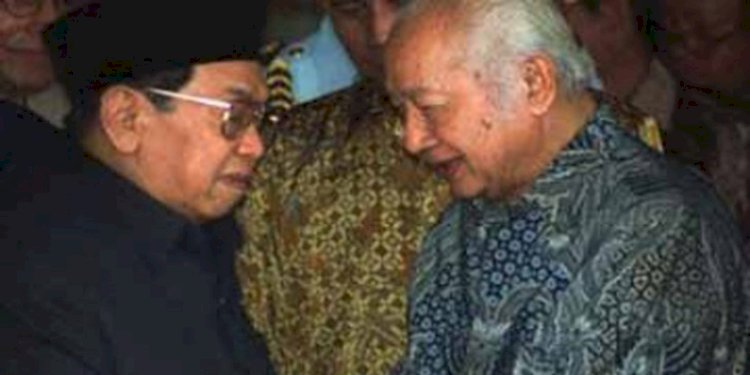 Presiden RI ke-2 Soeharto dan Presiden RI ke-4 K.H. Abdurrahman Wahid (Gus Dur)/Ist