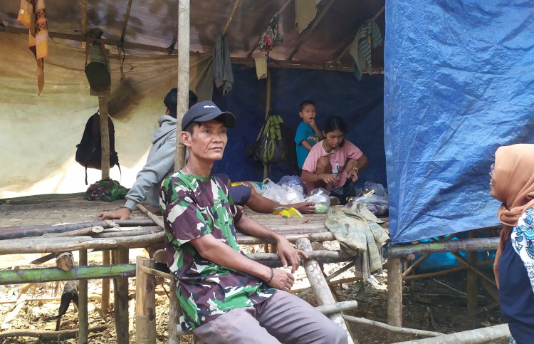 Mat Atam merupakan bagian Suku Anak Dalam (SAD) Batin Sembilan yang masih melakukan pola hidup nomaden di kawasan Hutan Harapan/Foto: Yosep Indra Praja