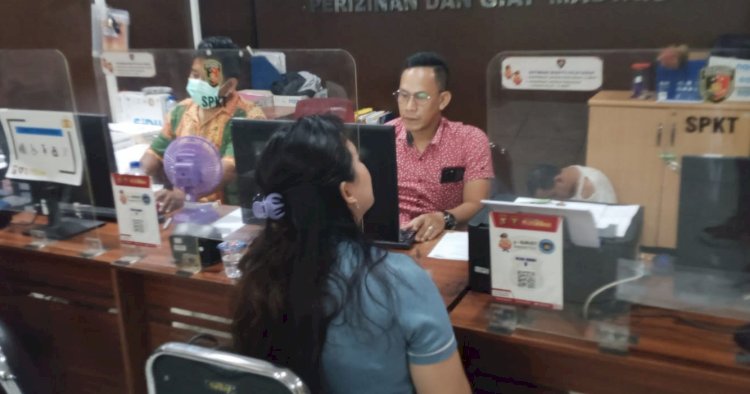 Kuasa Hukum korban Inneke ketika membuat laporan polisi/Foto: Denny Pratama