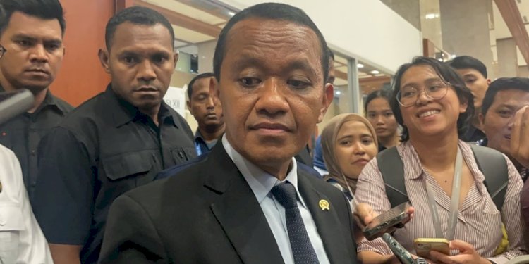 Menteri Energi dan Sumber Daya Mineral (ESDM) Bahlil Lahadalia di Kompleks Parlemen, Senayan, Jakarta pada Rabu, 13 November 2024/RMOL