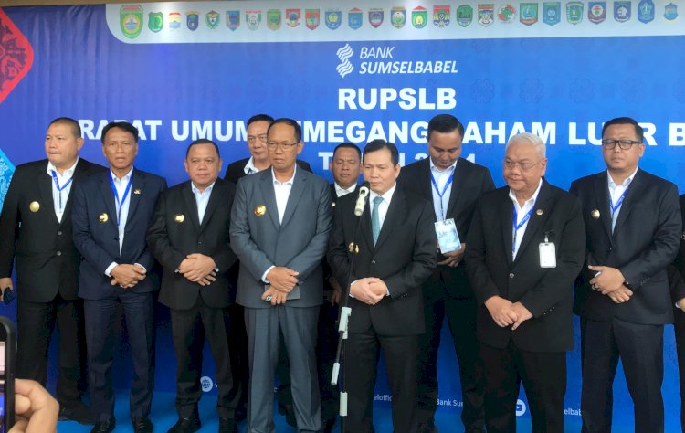 Pj Gubernur Sumsel Elen Setiadi, Pj Gubernur Bangka Belitung Sugito bersama jajaran direksi Bank Sumsel Babel/ist