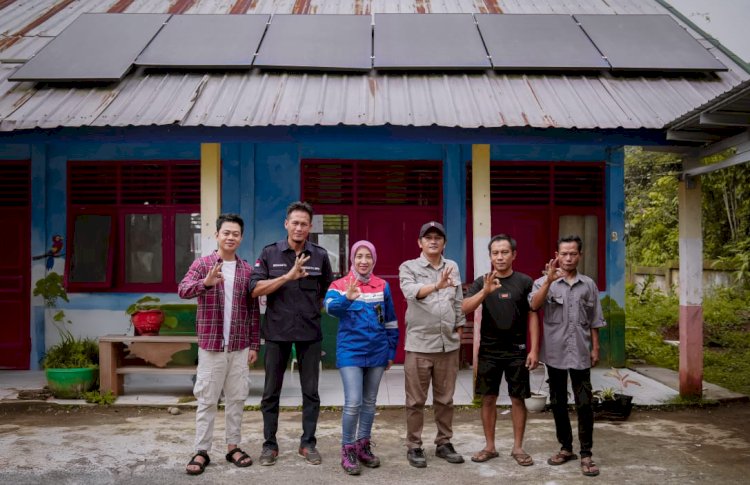 Kondisi bangunan sekolah di Lahat yang menggunakan panel surya sebagai sumber energi listrik/ist