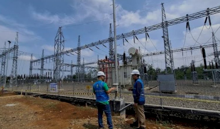 PT PLN menyelesaikan proses energisasi SUTT 150 kV Lubuk Linggau - Tebing Tinggi, Kabupaten Empat Lawang. (ist/rmolsumsel.id) 