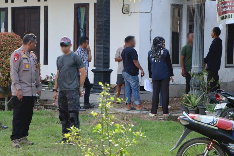 Kapolres OKU Timur AKBP Kevin Leleury saat meninjau lokasi penangkapa terduga teroris/ist