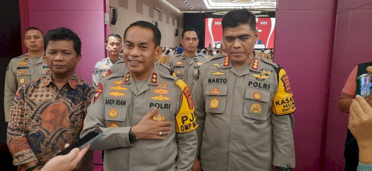 Kapolda Sumsel Irjen Pol Andi Rian Ryacudu Djajadi usai menghadiri dialog publik wawasan kebangsaan dalam rangka mewujudkan Pemilukada yang aman dan damai di Sumsel. (ist/rmolsumsel.id) 